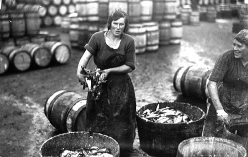 Shetland Herring Girl, Image courtesy of Shetland Museum & Archives